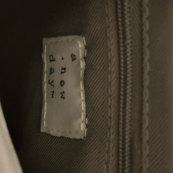 NWT A new day boxy gray metallic quilted purse crossbody bag - Picture 7 of 8